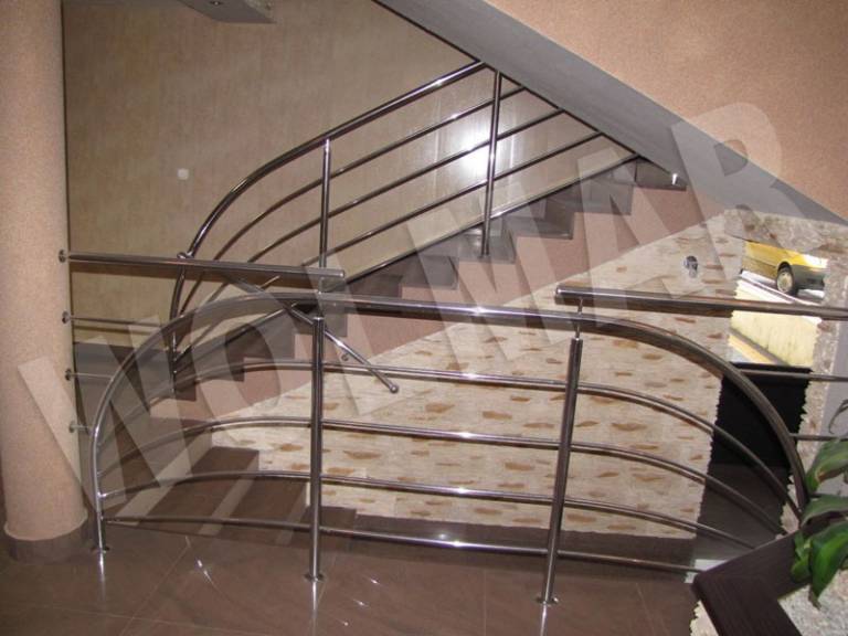 balustrady wewnętrzne schodowe z Kwasówki polerowanej na lustro